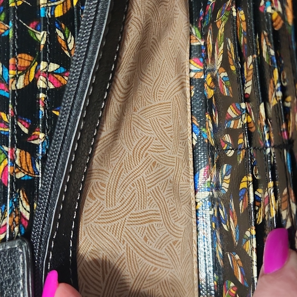 NWOT. Sakroots Artist Circle Enbroidered Zip Wallet - Picture 14 of 16